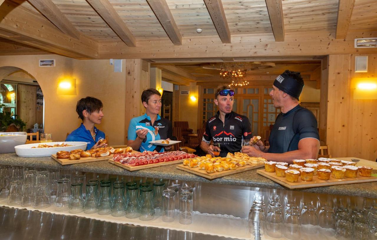 Hotel Funivia Bormio Bagian luar foto